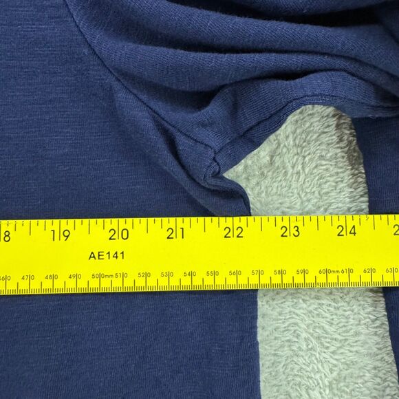 Crown & Ivy Top Womens XL Blue Navy Crew Neck Long Sleeves Smoked Elastic Cuff - Picture 11 of 13